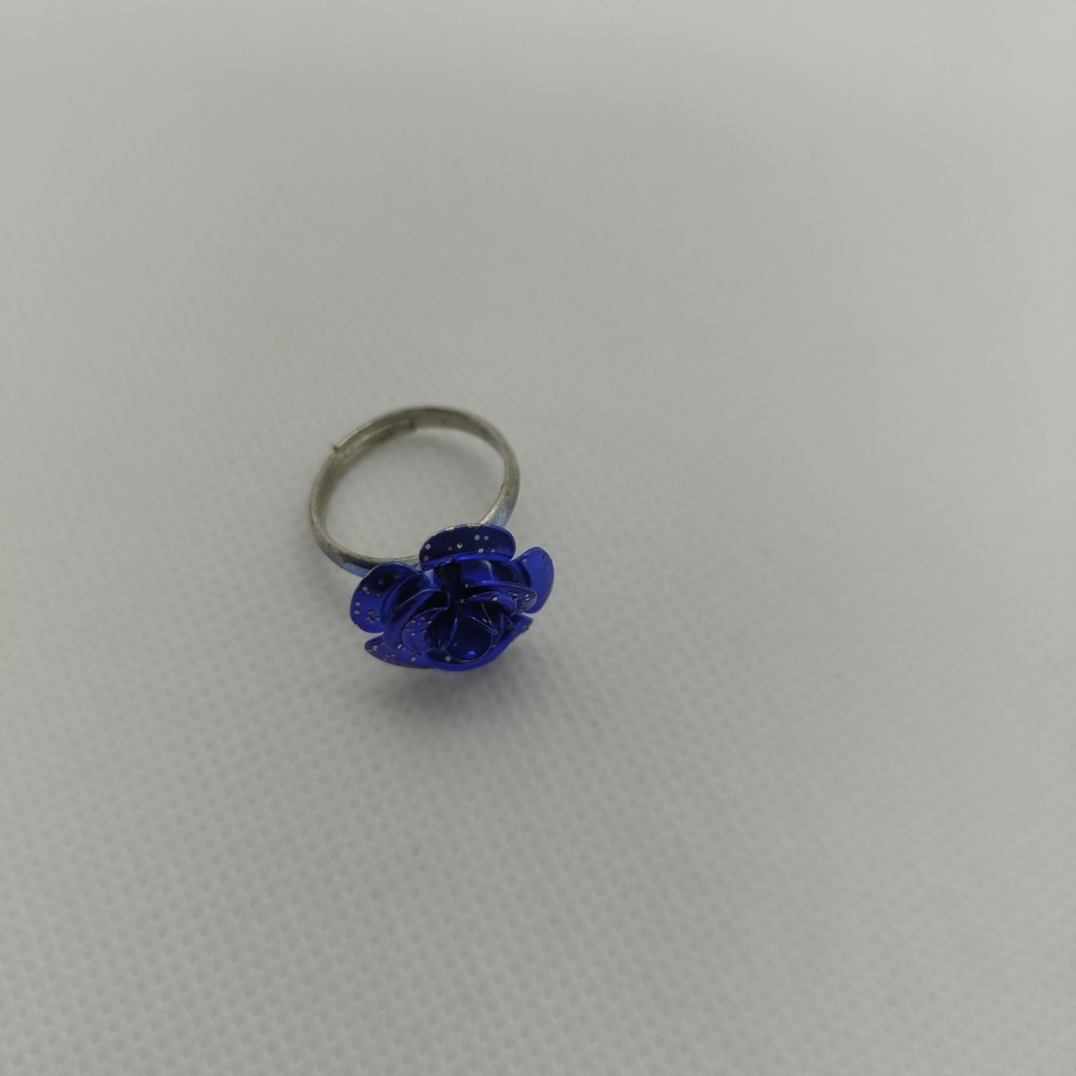 青い花のリング 指輪 フリーサイズ_画像2