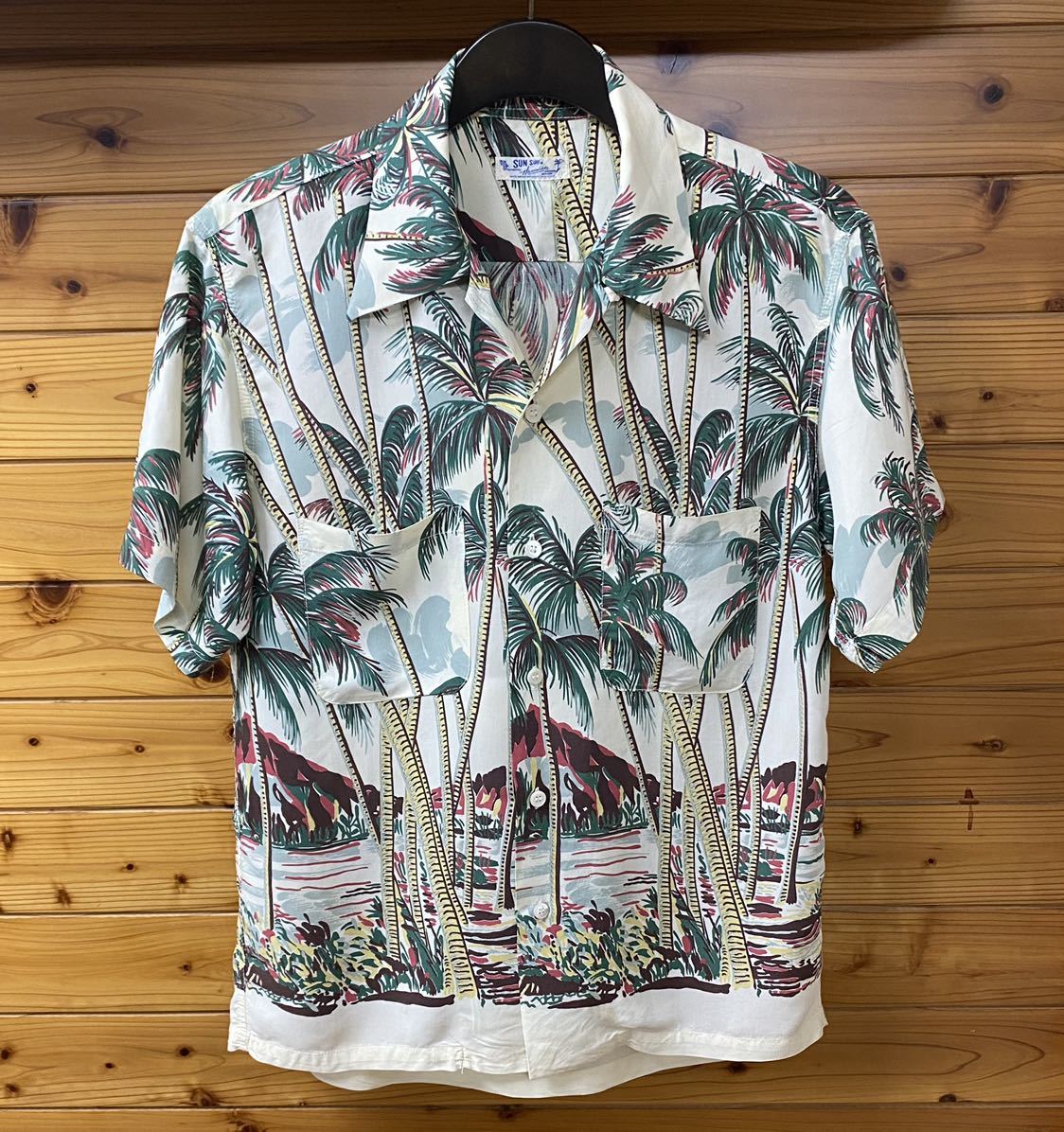 SUN SURF サンサーフ 洋柄 アロハシャツ 開襟 半袖 レーヨン100 SUN SURF サンサーフ 洋柄 アロハシャツ 開襟 半袖 レーヨン100