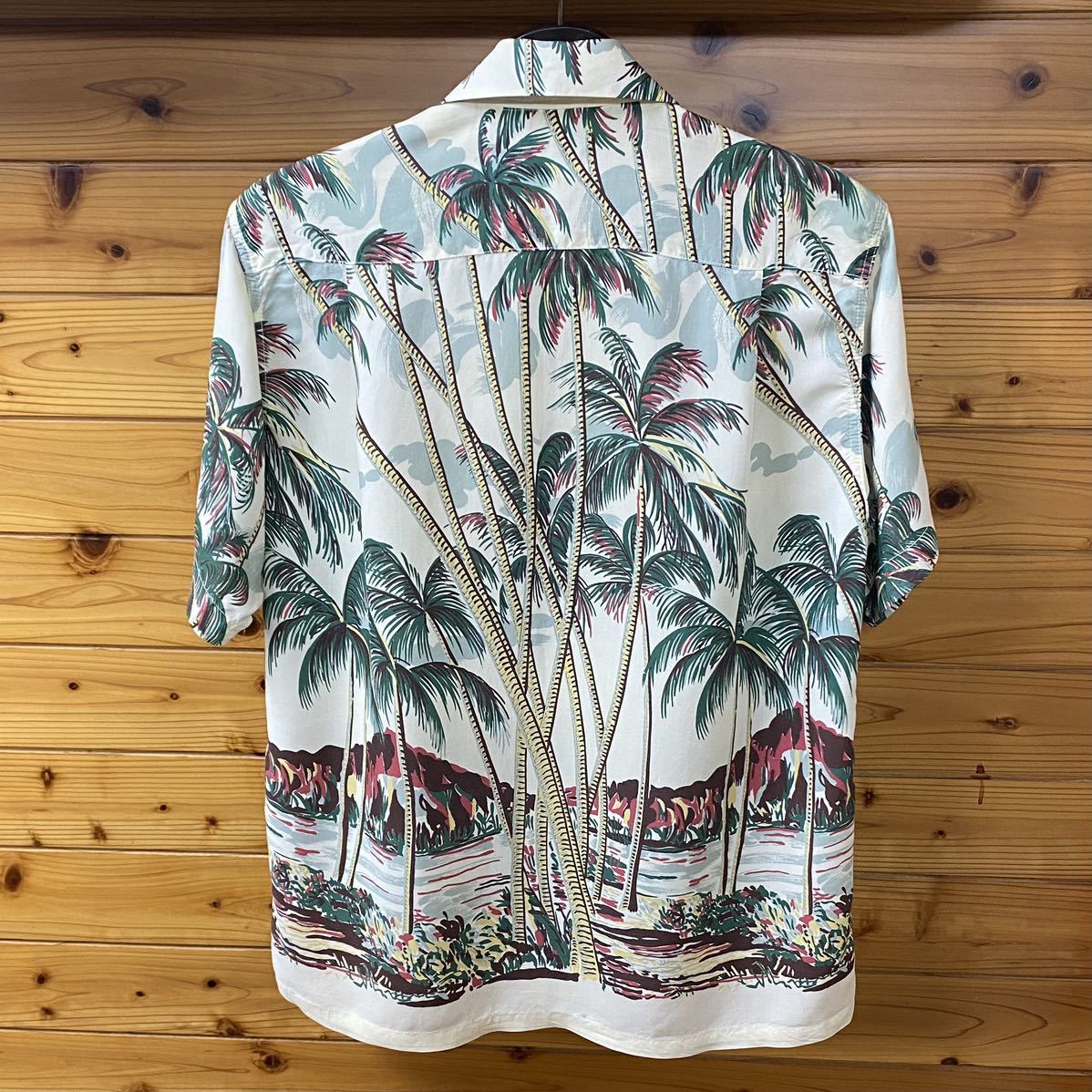 SUN SURF サンサーフ 洋柄 アロハシャツ 開襟 半袖 レーヨン100 SUN SURF サンサーフ 洋柄 アロハシャツ 開襟 半袖 レーヨン100