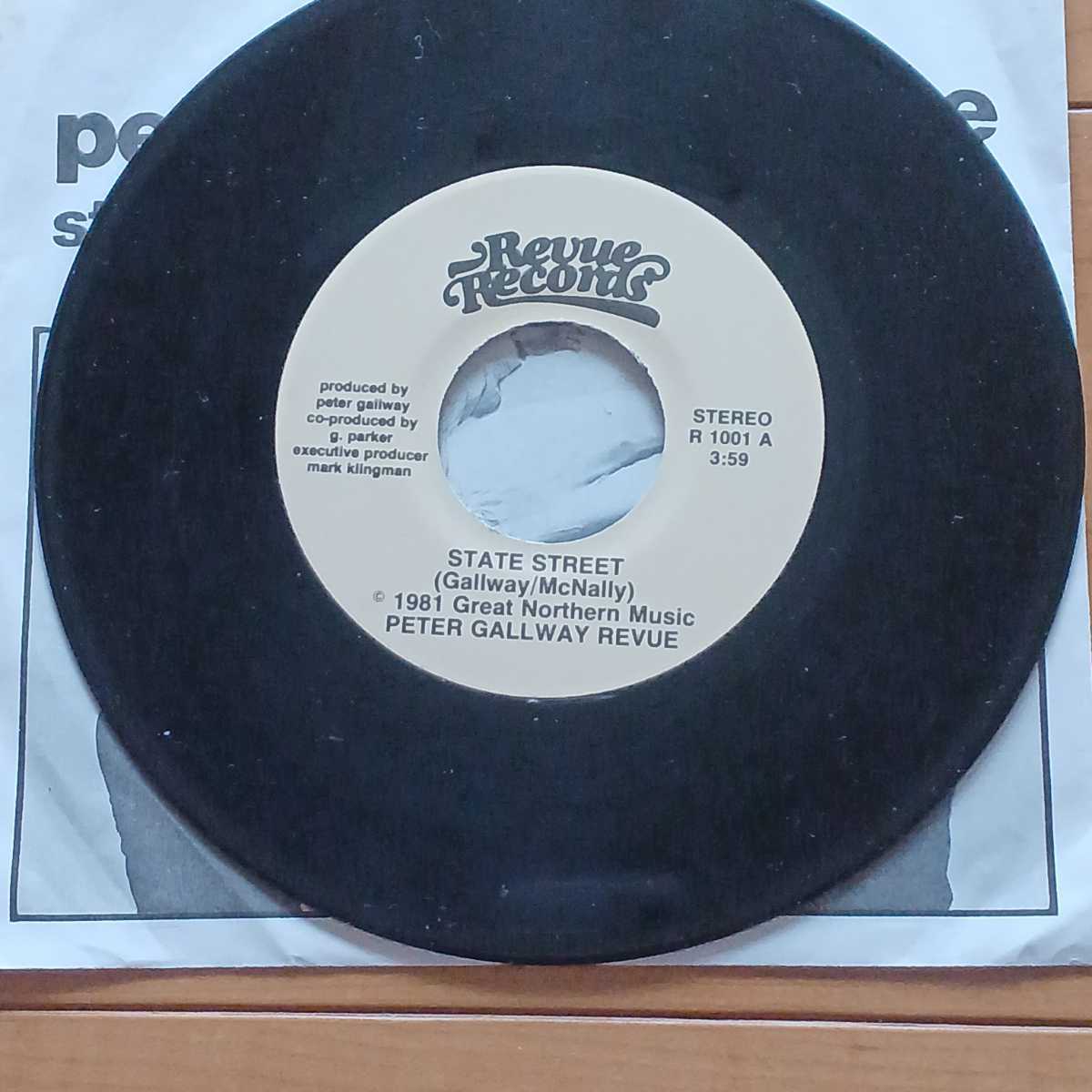 激レア/歌詞カード掲載特製ブックレット付[EPシングル] ★ PETER GALLWAY REVUE : 1981年＜STATE STREET / FALLIN' OUT OF LOVE＞ _画像3