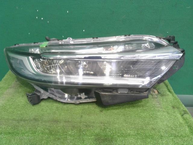 中古 シャトル DAA-GP7 右ヘッドランプASSY LEB-H1 B610M W2386 33100-TD4-J11_画像1