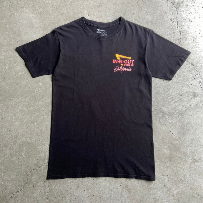 IN-N-OUT BURGER イン・アンド・アウト・バーガー ロゴ バックプリントTシャツ メンズS_画像3