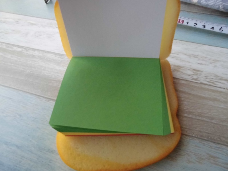 * plain bread. memo pad 