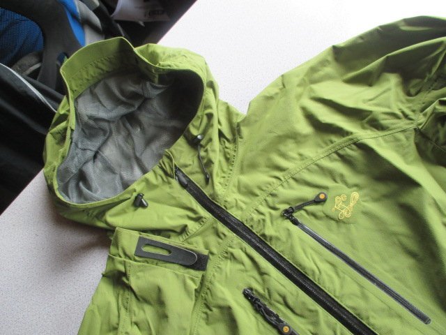 Z5041 free shipping [aru scoop net ntoAlta Monto: L ] secondhand goods raincoat with a hood . nylon jacket mountain parka outdoor - green 