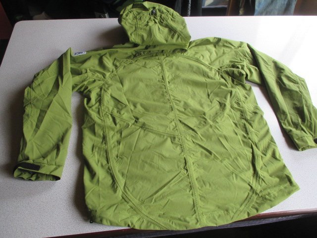 Z5041 free shipping [aru scoop net ntoAlta Monto: L ] secondhand goods raincoat with a hood . nylon jacket mountain parka outdoor - green 