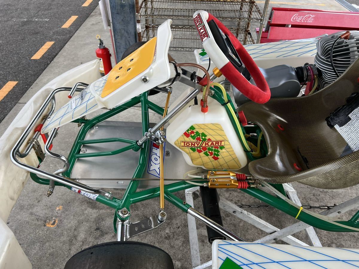 レーシングカート トニーカート RACER 2004年頃 使用少 OTK TONYKART レーシングカート トニーカート RACER 2004年頃 使用少 OTK TONYKART