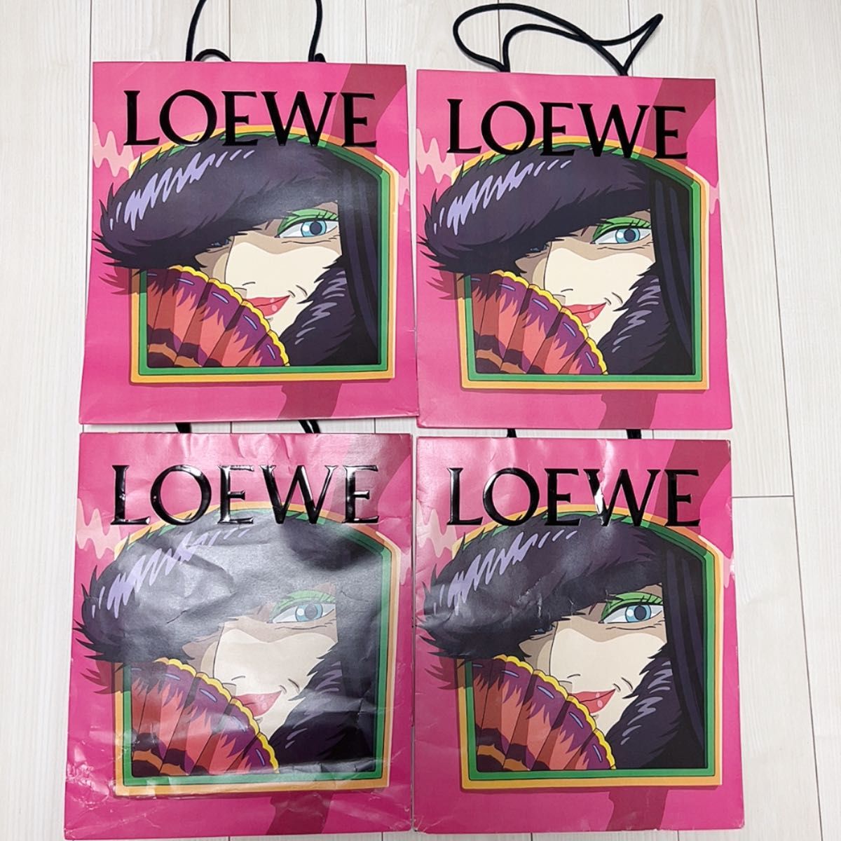 LOEWE ハウルの動く城 ショッパー 紙袋 ショップ袋 ジブリ LOEWE ハウルの動く城 ショッパー 紙袋 ショップ袋 ジブリ