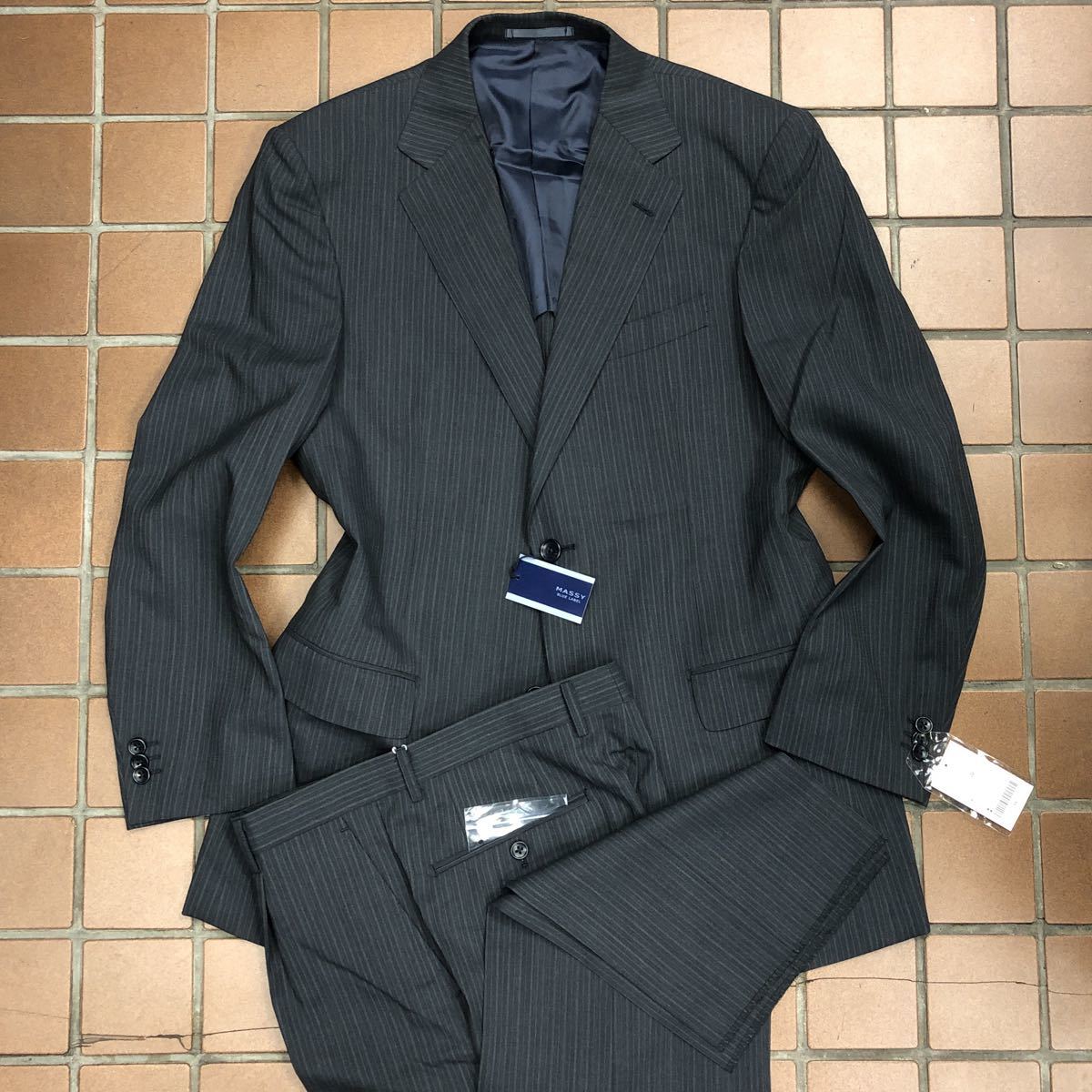 半額以下【新品未使用】紳士服　背広　ストライプスーツ/サイズL A6/グレイ系/サイドベンツ　1タック/毛100％