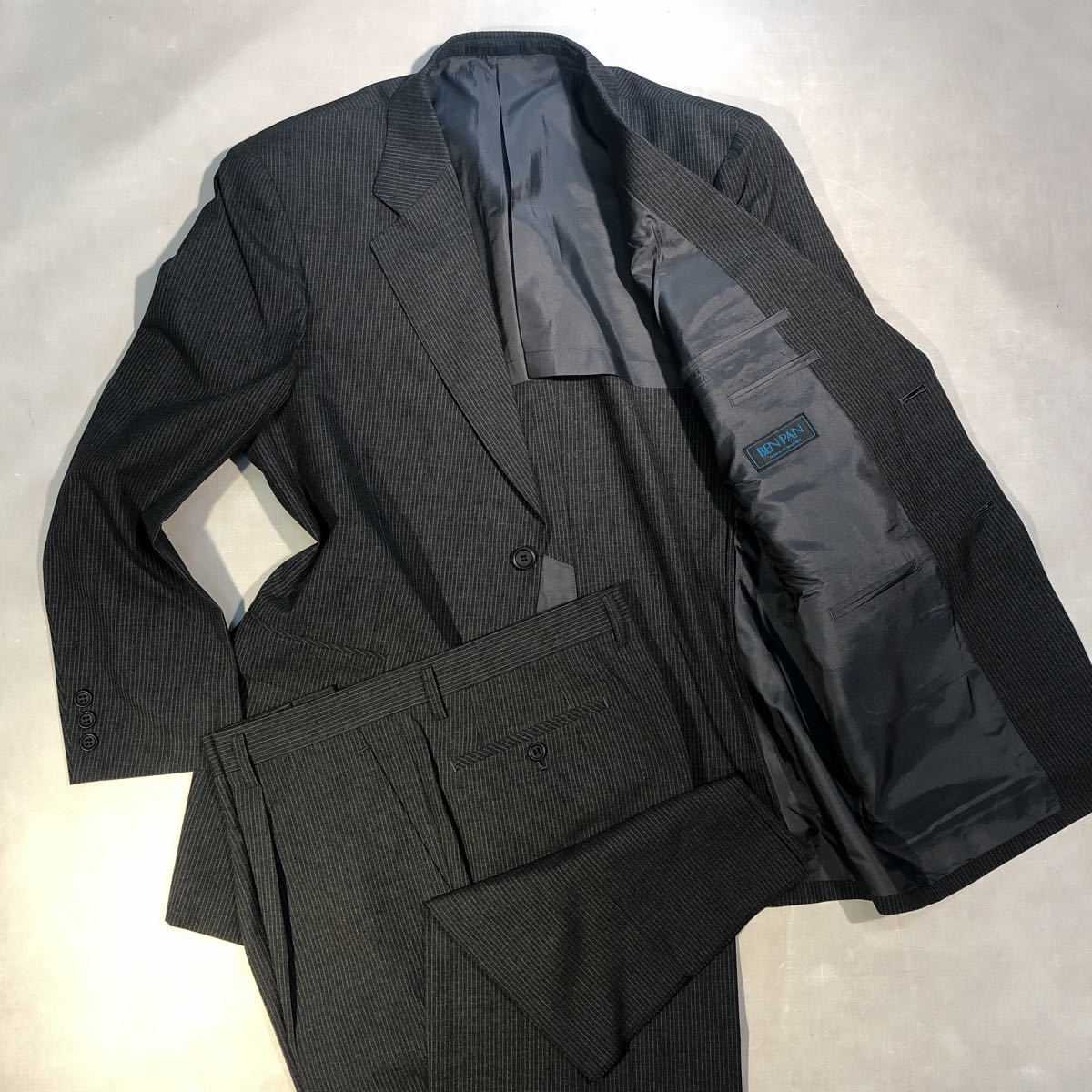 最新作 半額以下【新品☆未使用タグ付】紳士服 背広 ストライプスーツ
