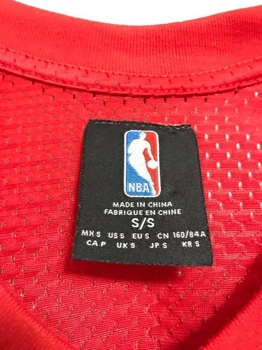 【良品】 NBA CHICAGO BULLS シカゴブルズ Vネック メッシュ ウェア Tシャツ オールドタイプ サイズS 半袖 レッド ショート丈 160/84A_画像5