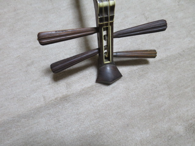 :[ old capital Kyoto ][ four string . front biwa G-61]. musical instruments * shamisen * two string koto. koto *. front biwa * Satsuma biwa * shakuhachi * biwa ...