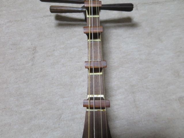 :[ old capital Kyoto ][ four string . front biwa G-61]. musical instruments * shamisen * two string koto. koto *. front biwa * Satsuma biwa * shakuhachi * biwa ...