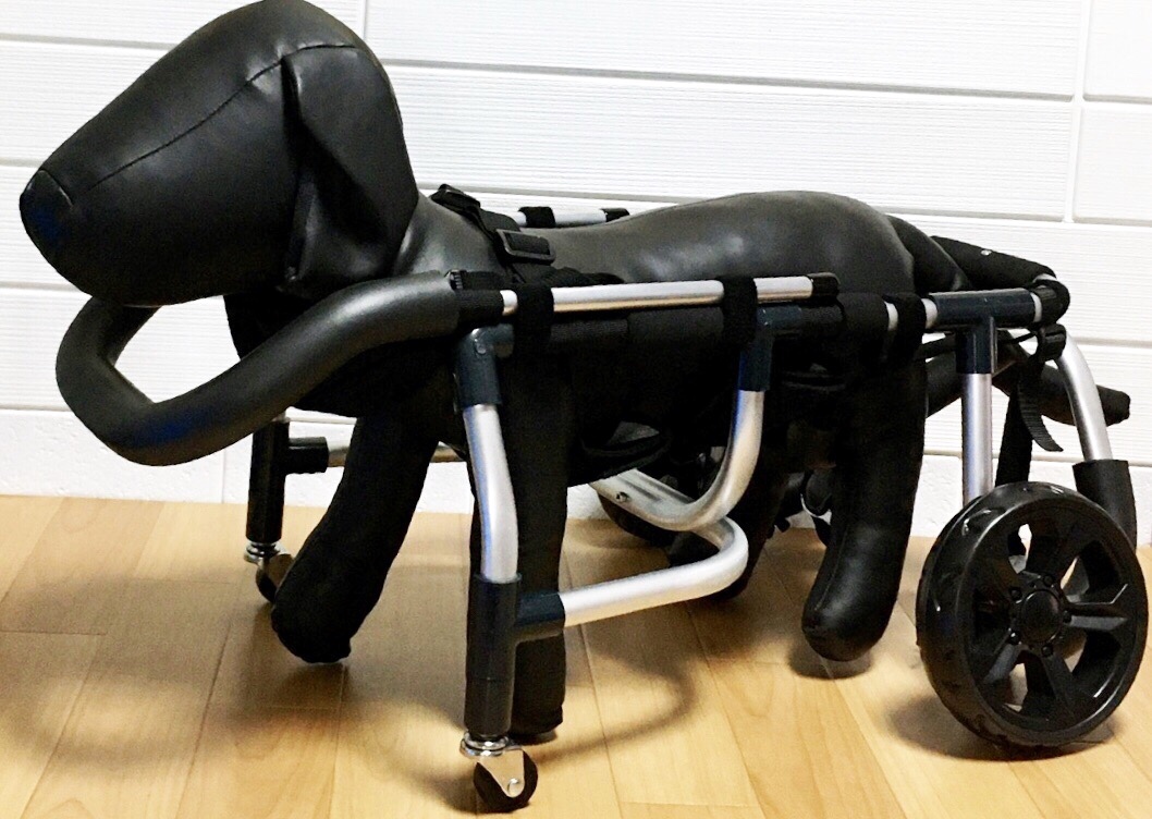 lyw□犬の車椅子 中型犬用2輪4輪切り替え仕様 顎乗せ付き ブーツ無し