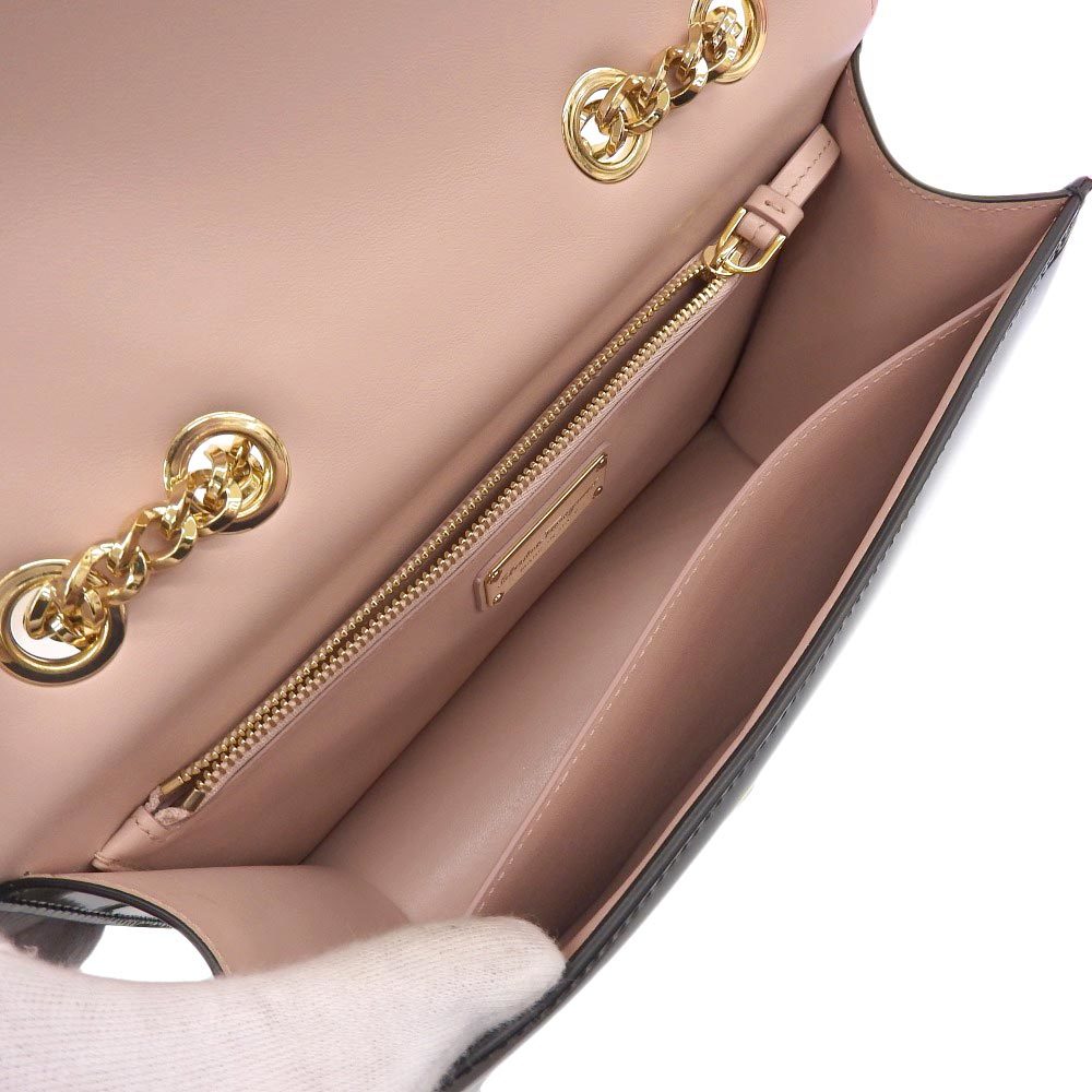 Salvatore Ferragamo サルヴァトーレフェラガモ チェーンショルダー