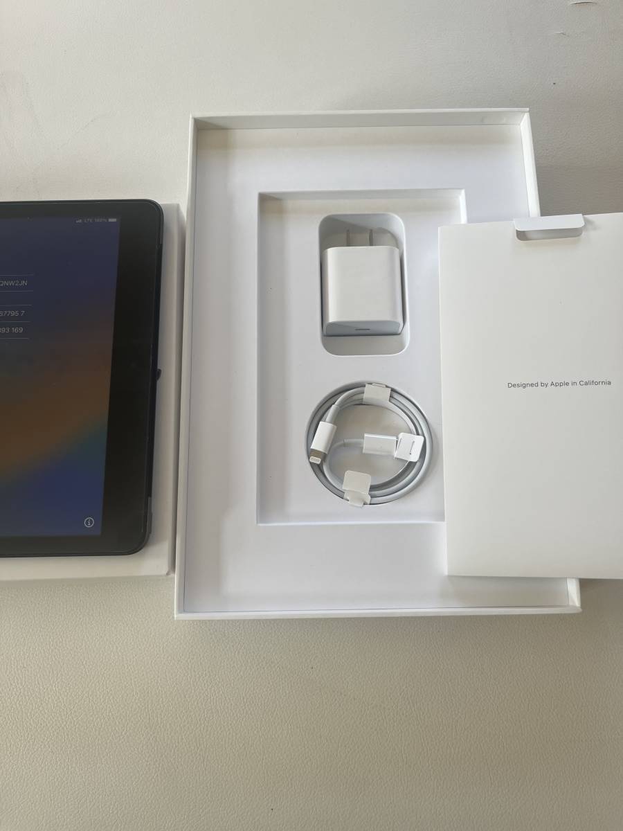 iPad (第9世代) Wi-Fi + Cellular 64GB SIMフリー 短期間使用 付属品未