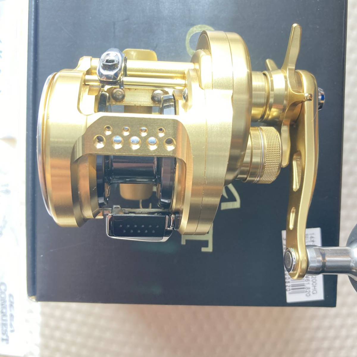 シマノカルカッタコンクエスト SHIMANO シマノ 右ハンドル 200HG