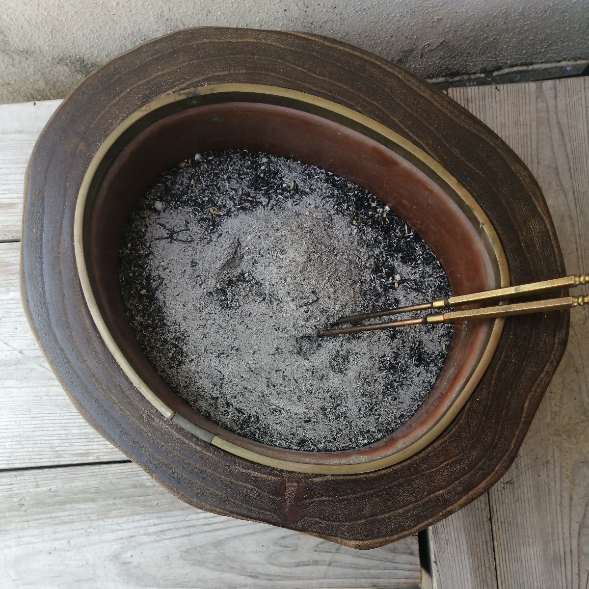 火鉢 くりぬき 火箸付 美品 茶道具 茶道 天然木 銅器 骨董