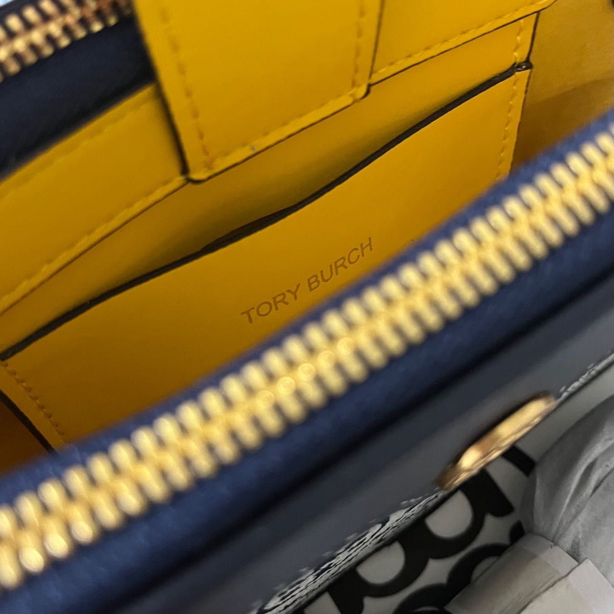 【新品未使用】TORYBURCHトリーバーチ モノグラムショルダーバッグ ネイビー