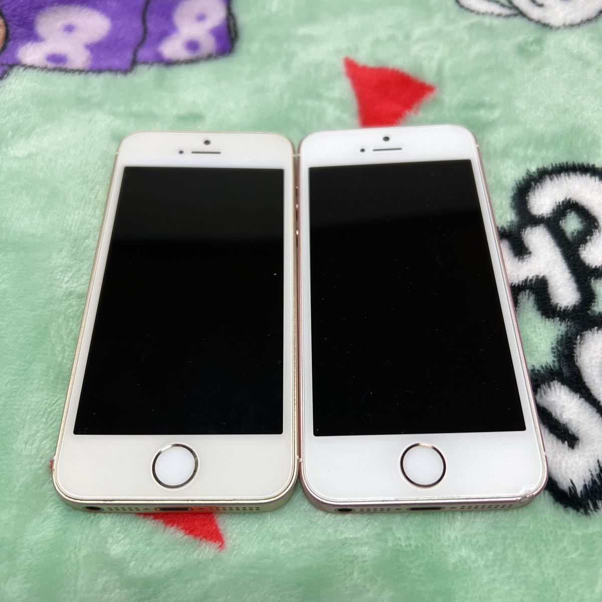 1円〜 iPhoneSE 2台セット ゴールドとローズゴールド 64GBと32GB判定