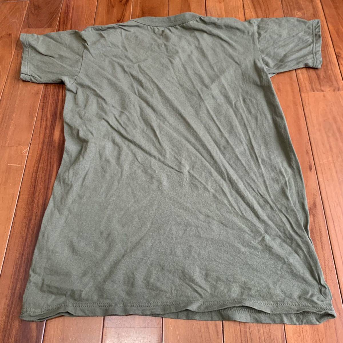 沖縄 米軍放出品 SOFFE ミリタリー Tシャツ オシャレ トレーニング  ランニング OD SMALL (管理番号T205)の画像4