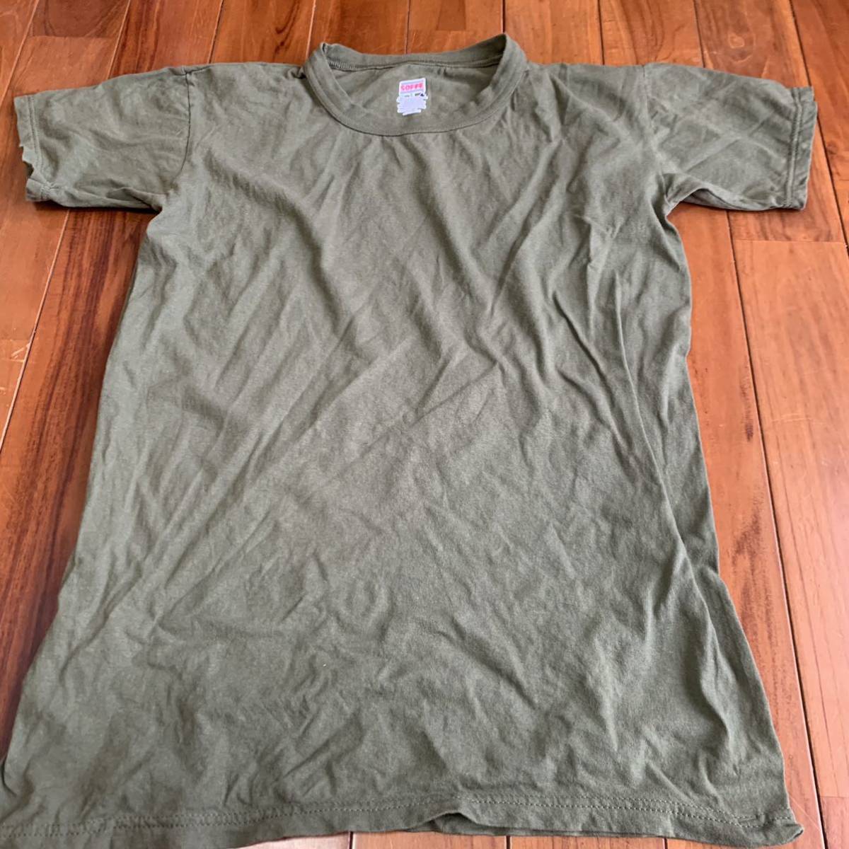 沖縄 米軍放出品 SOFFE ミリタリー Tシャツ オシャレ トレーニング  ランニング OD SMALL (管理番号T205)の画像1