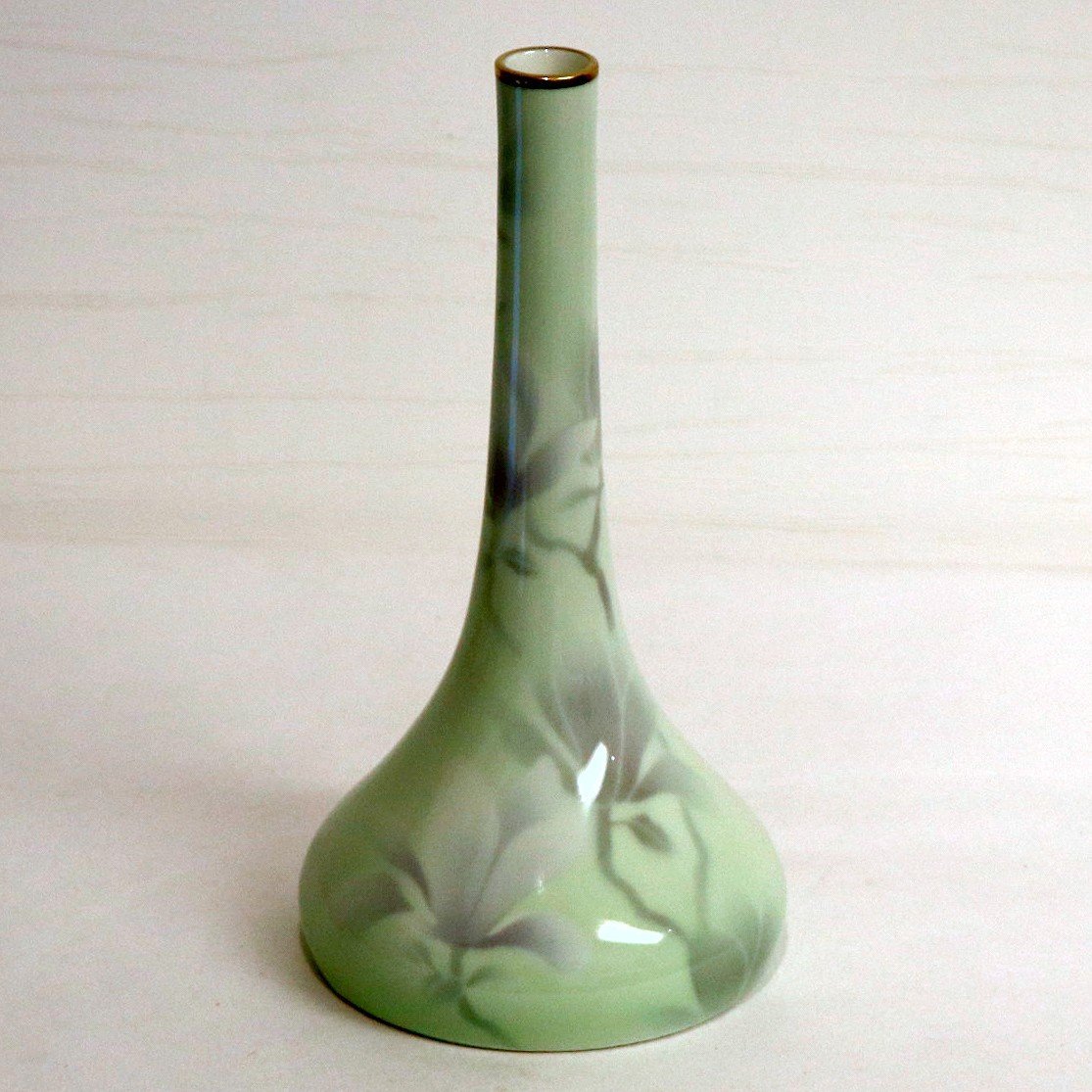 驚きの値段 深川製磁・色絵彩磁・グリーン木蓮・下蕪A型・花生・花瓶