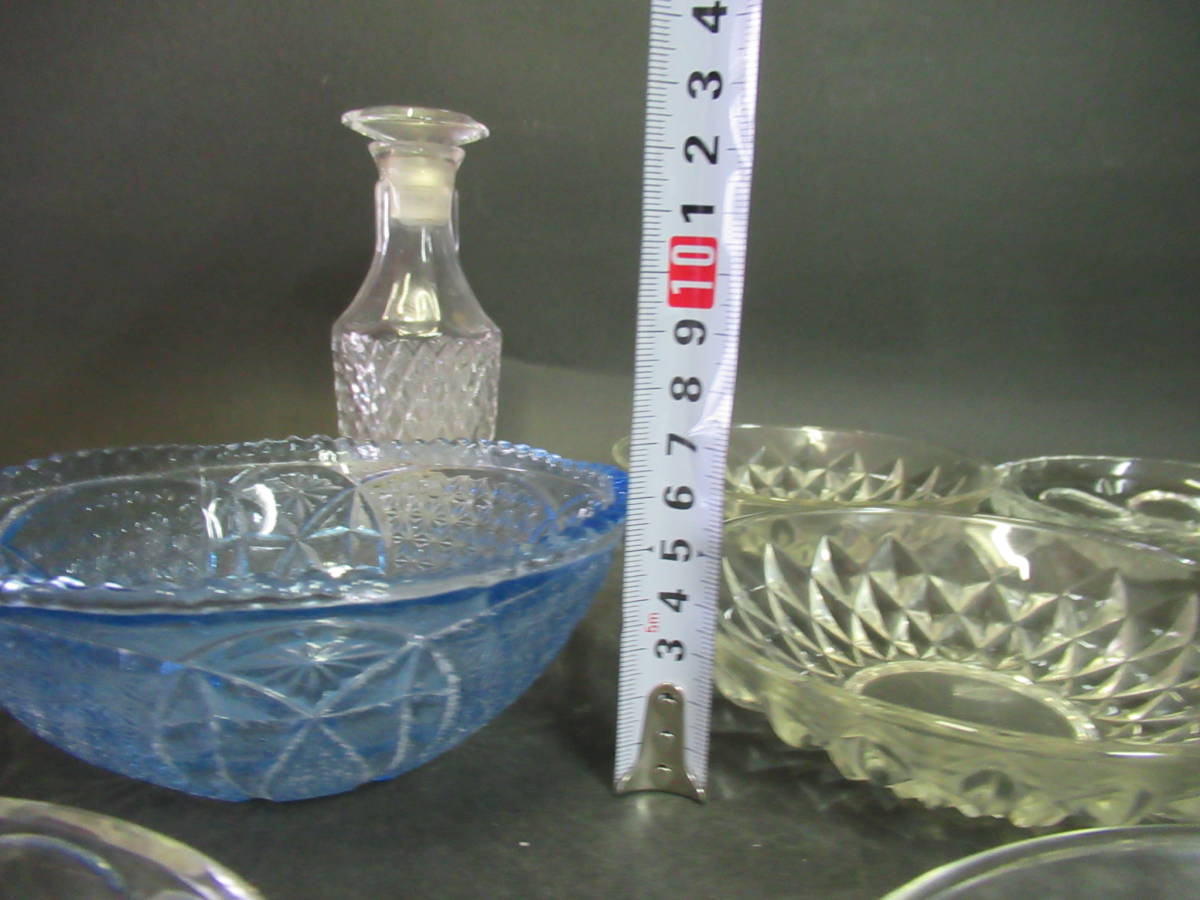 【広吉堂】昭和レトロ ガラス皿 小鉢 小皿 カットガラス 醤油瓶 時代物 美品 9枚の画像5