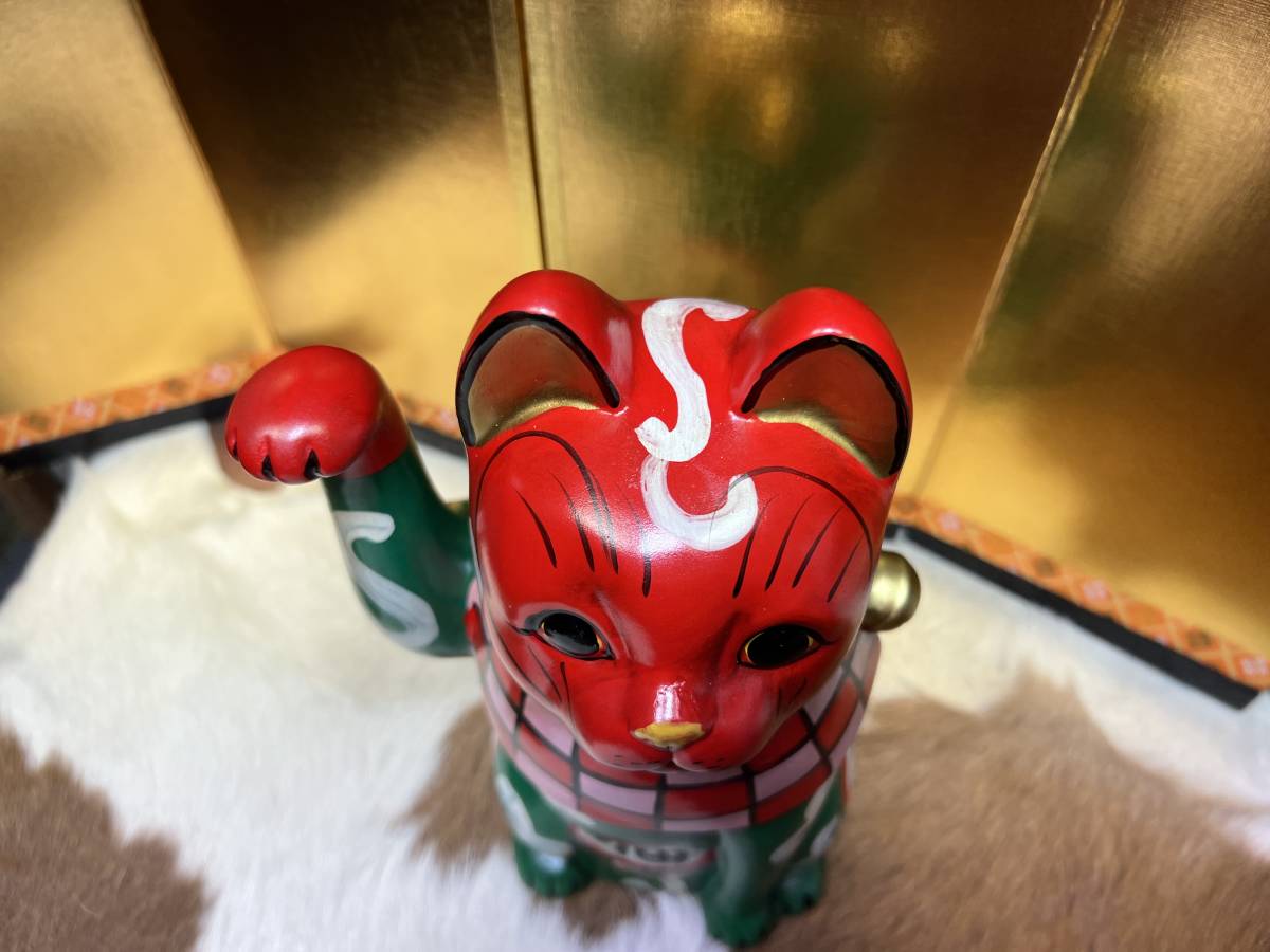 □陶器□招き猫□赤×緑色□唐草□ねこ□置物□26 □陶器□招き猫□赤×緑色□唐草□ねこ□置物□26