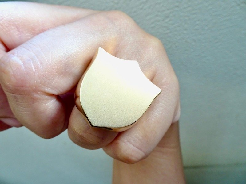 仁尾彫金『ゴールド盾の印台リング』ハンドメイド247 | albertboime.com