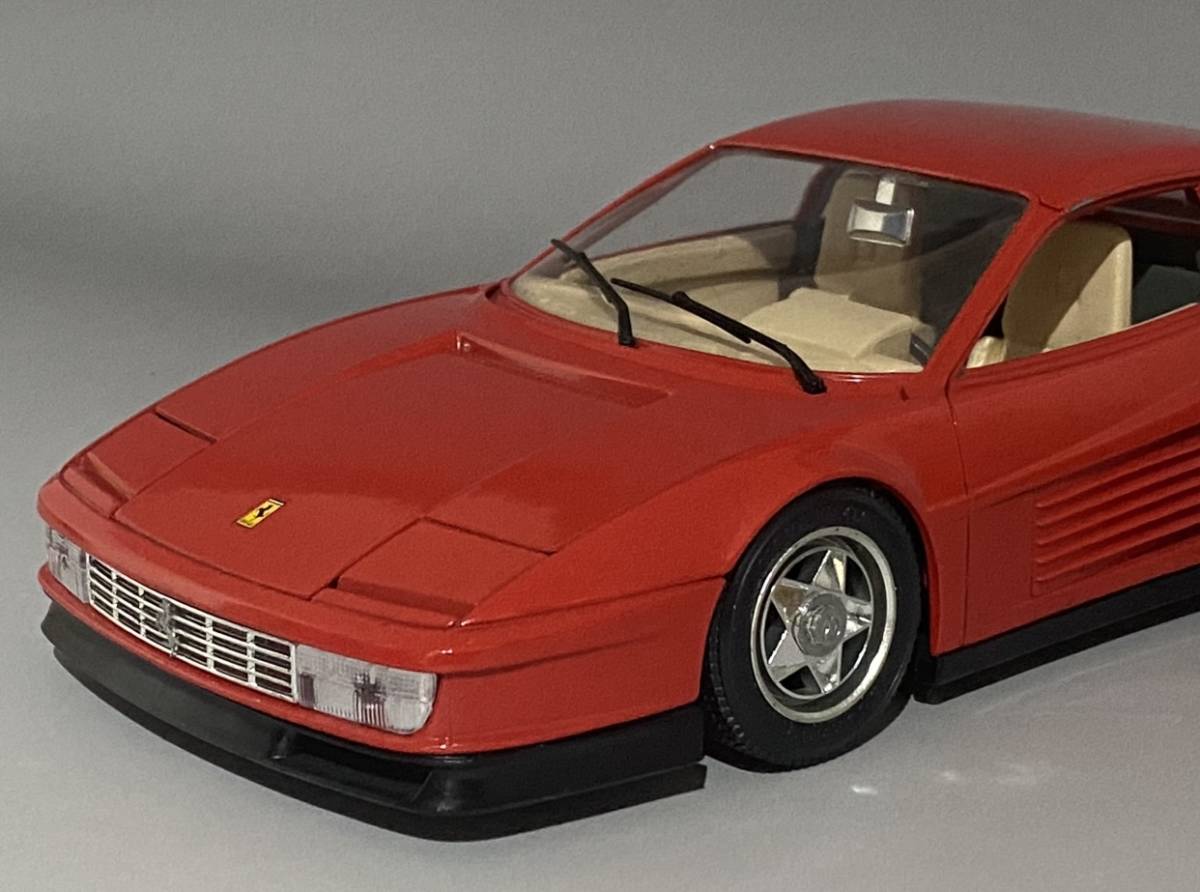 Bburago 1/18 Ferrari Testarossa Rosso (Type F110) ◆ Designed by Pininfarina, 4.9L Tipo F113 Flat-12 ◆ フェラーリ テスタロッサ _画像6