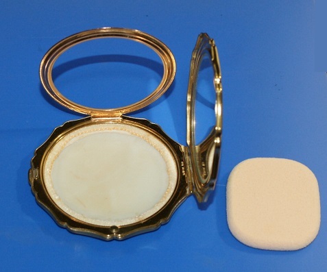 １９７０英国　ビンテッジパウダーコンパクトEngland Vintage Powder Compacts パウダー無_画像4