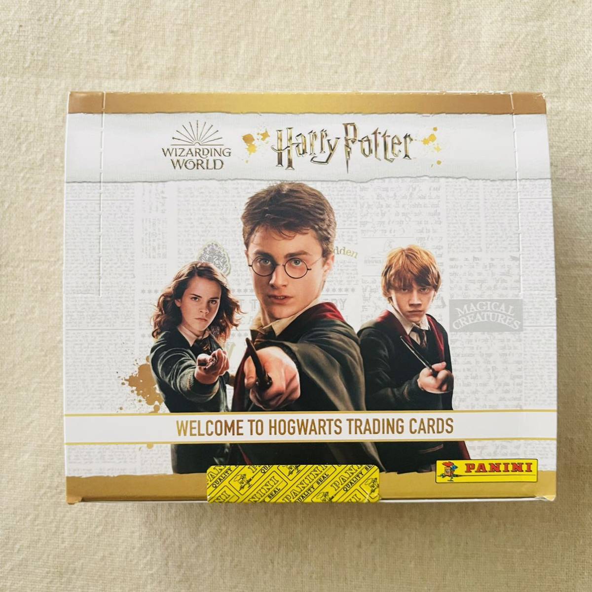 新品送料無料　Harry Potter WELCOME TO HOGWARTS TRADING CARDS BOX ハリーポッター　ウェルカムトゥホグワーツ　トレカ　ボックス