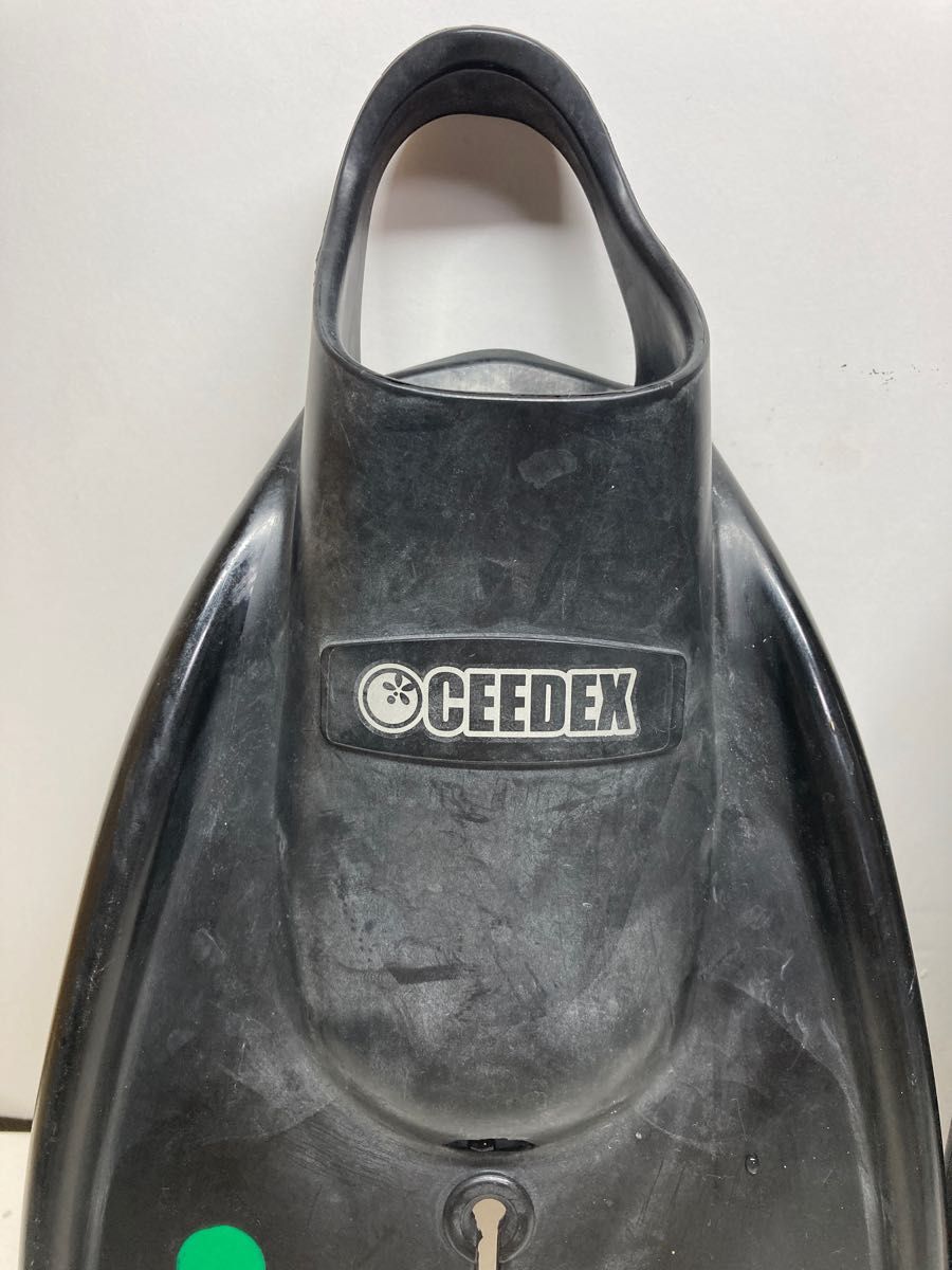 CEEDEX ボディボード用フィン 水玉カラー