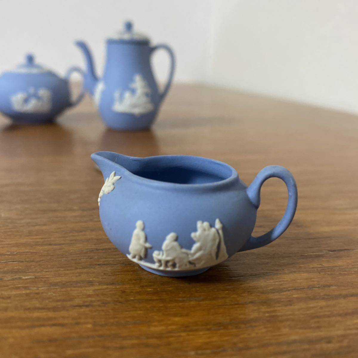 ウェッジウッド ミニチュア　ブルー　ジャスパー　ティー　コーヒー　セット　WEDGWOOD ティーセット カップ&ソーサー ドールハウス_画像5