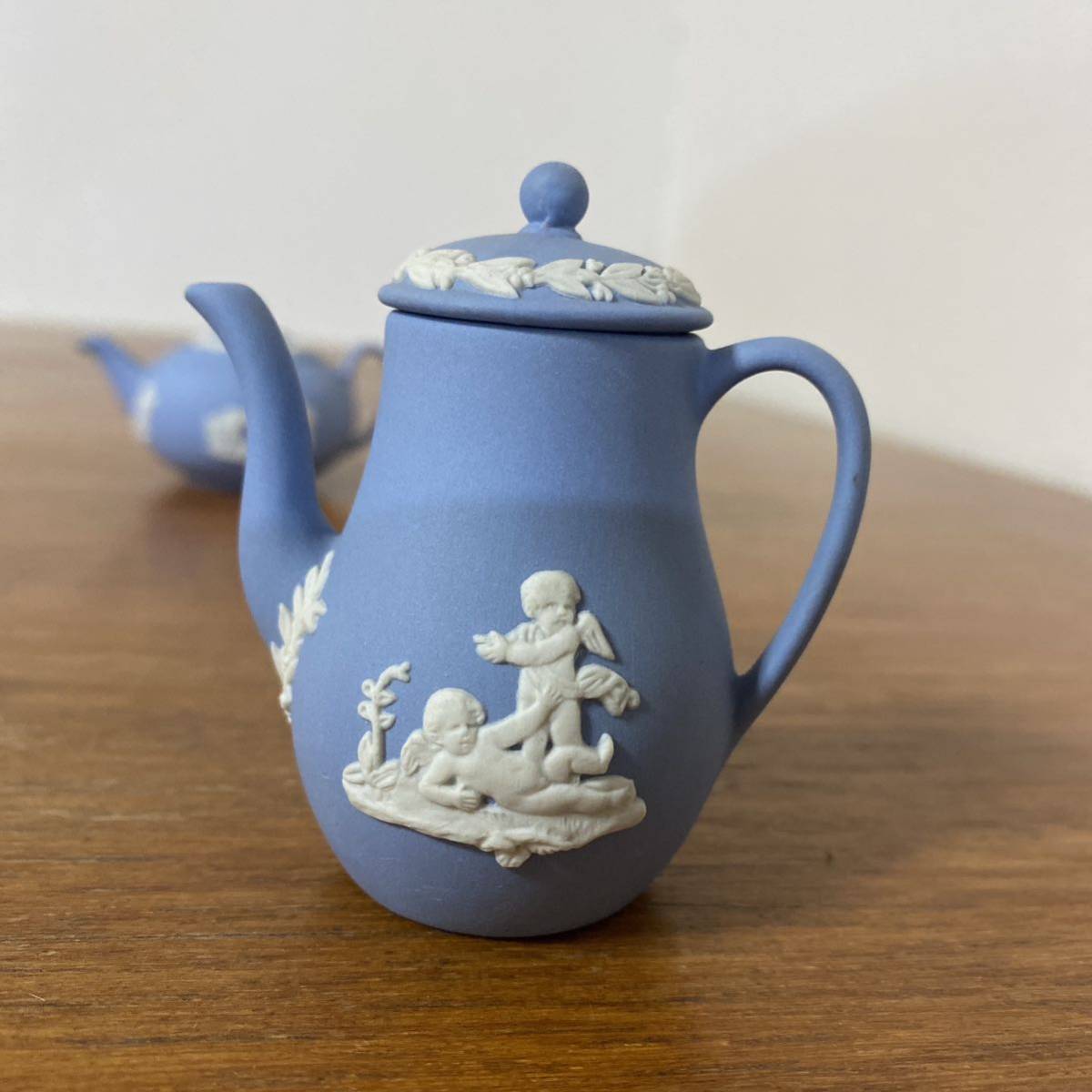 ウェッジウッド ミニチュア　ブルー　ジャスパー　ティー　コーヒー　セット　WEDGWOOD ティーセット カップ&ソーサー ドールハウス_画像7