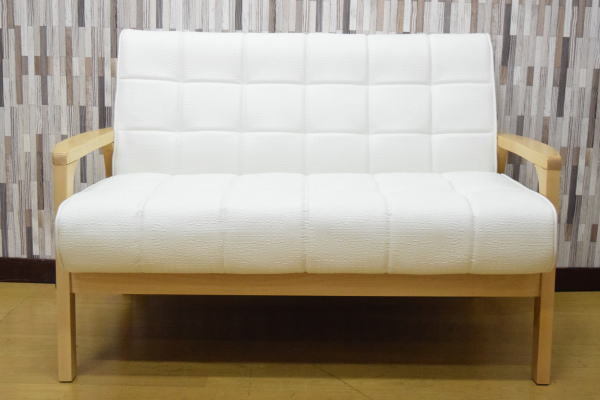 [ limitation free shipping ] crocodile pattern Karimoku style white 2P love sofa -2 seater . outlet furniture sofa [ new goods exhibition goods ]AI0709C13