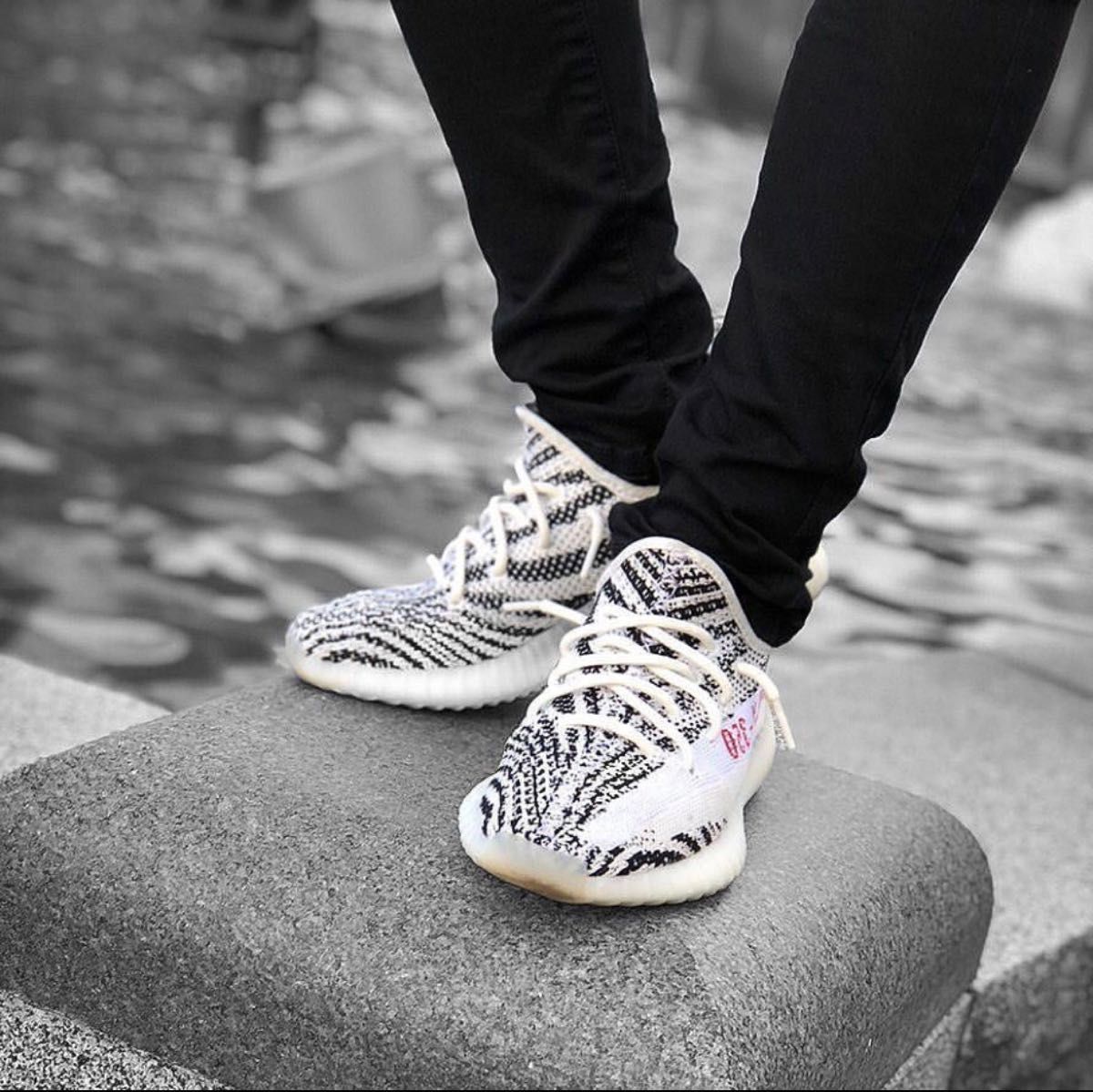 adidas YEEZY BOOST 350 V2 ZEBRA アディダス イージー ブースト adidas YEEZY BOOST 350 V2 ZEBRA アディダス イージー ブースト