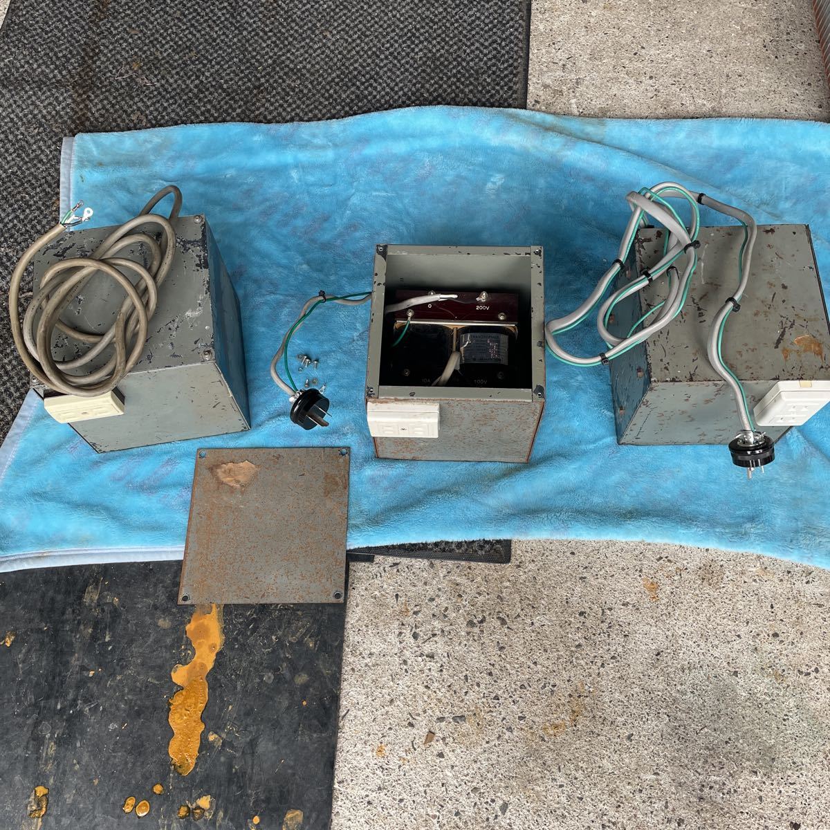 計3個セット ダウントランス 200v-100v 変換機 60Hz AKAMON 計3個セット ダウントランス 200v-100v 変換機 60Hz AKAMON