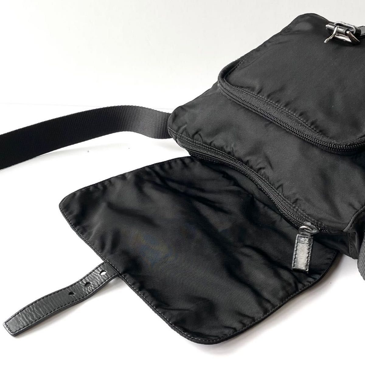 美品】PRADA プラダ ショルダーバッグ フラップ式 ナイロン 美品】PRADA プラダ ショルダーバッグ フラップ式 ナイロン