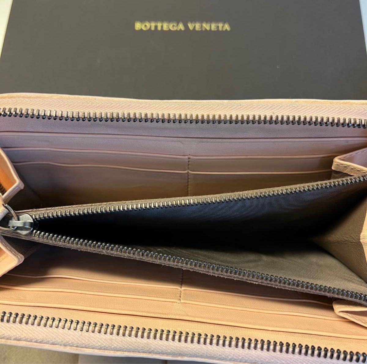 未使用に近い! ボッテガヴェネタ BOTTEGA VENETA 財布 長財布 イントレチャート パイソン ラウンドファスナー