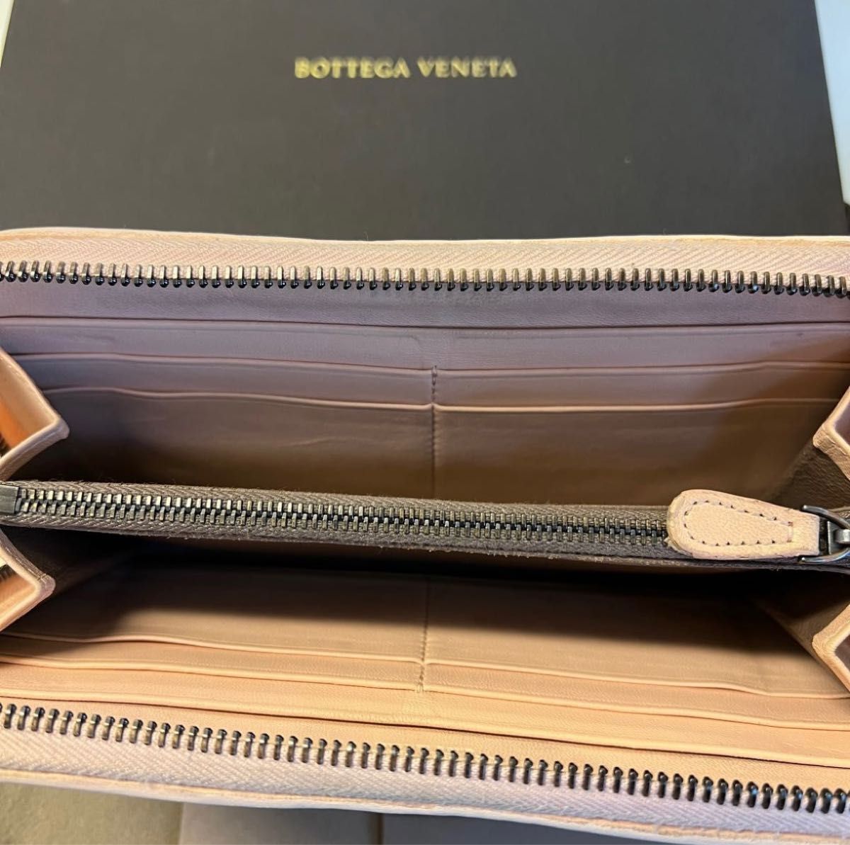 未使用に近い! ボッテガヴェネタ BOTTEGA VENETA 財布 長財布 イントレチャート パイソン ラウンドファスナー