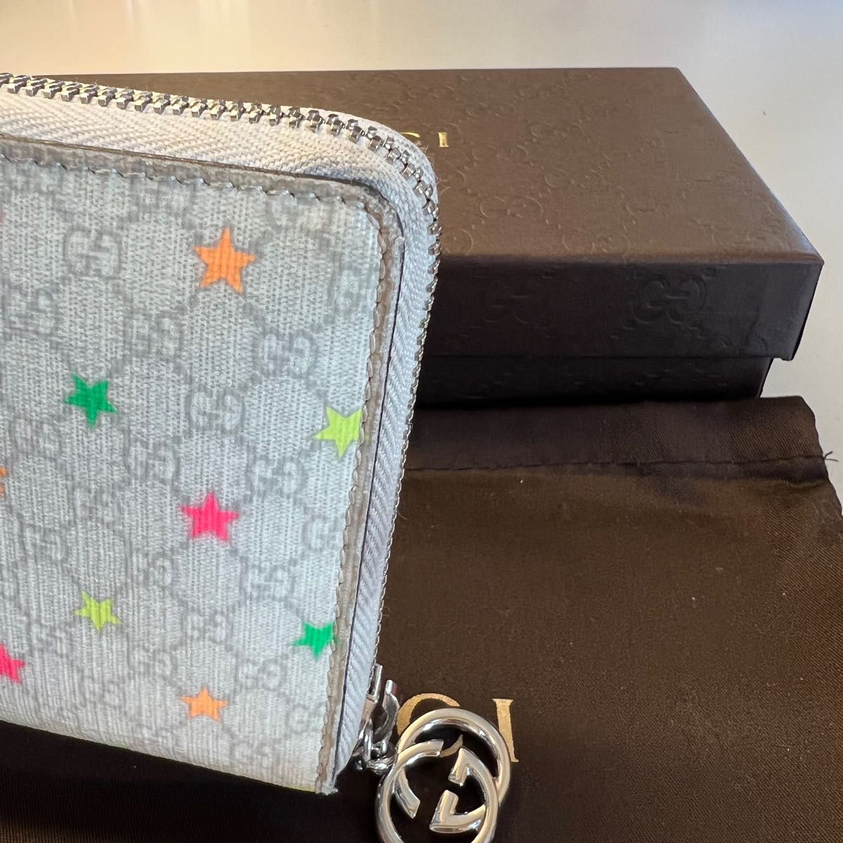 新品同様! グッチ GUCCI 財布 長財布 GGスプリーム スター ラウンド
