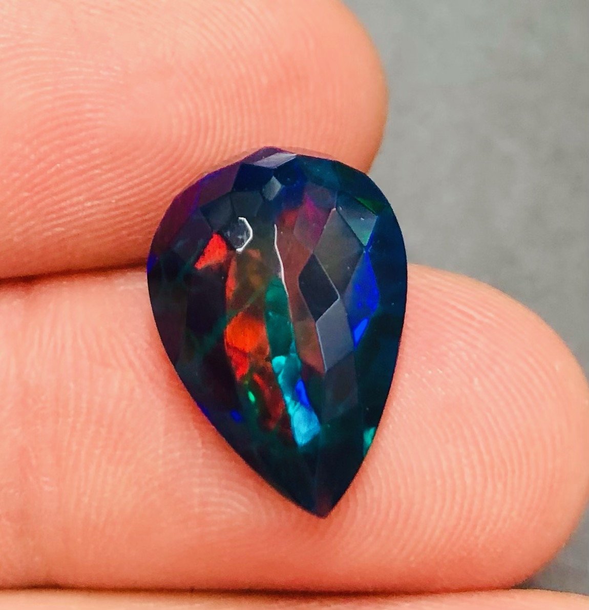 超希少】大粒 最高級天然ブラックオパール ドロップカットルース 6.0ct