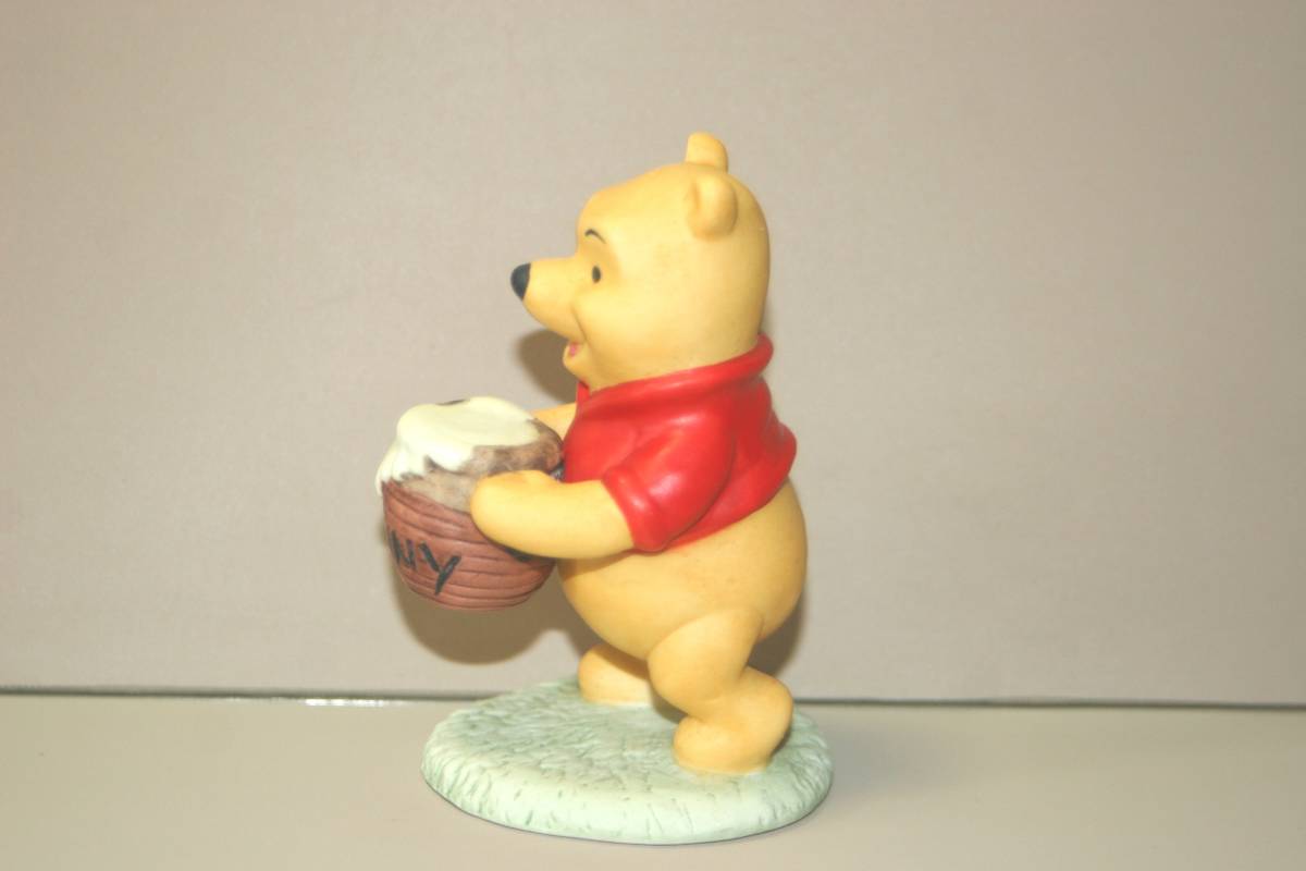 ディズニー はちみつを持った くまのプーさん 陶器製 置物 WINNIE THE POOH Hunny フィギュア Disney サンキョー Sankyo _画像6