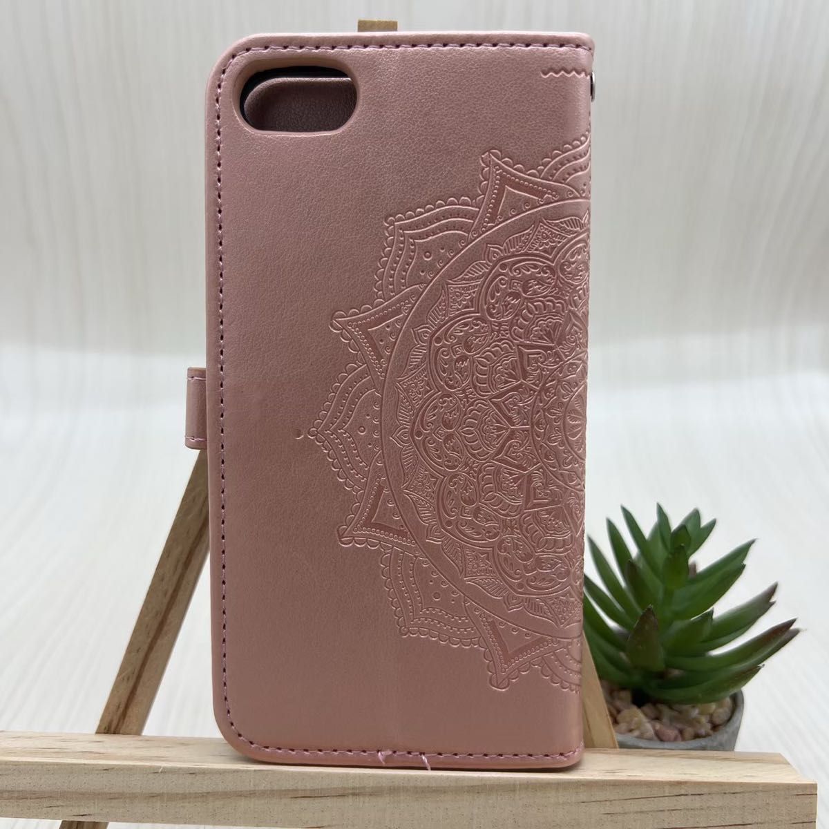 iPhone SE第3世代 7/8 ケース 太陽の曼荼羅 薄ピンク 手帳型ケース