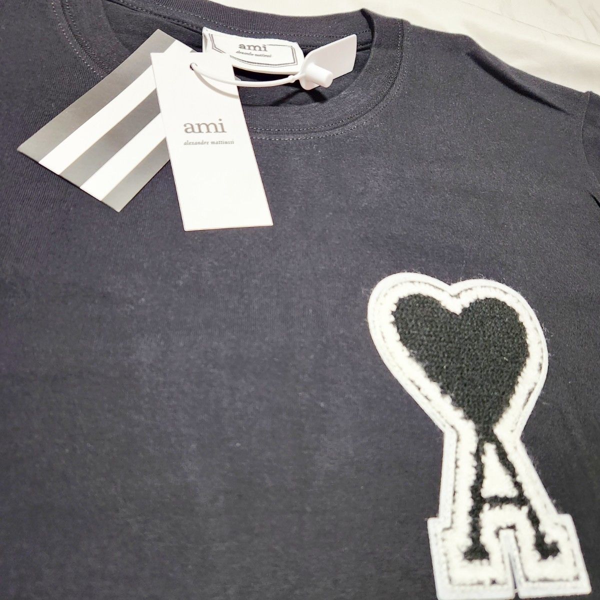 【AMI PARIS】 アーミー ロゴ 男女兼用 マンツーマンTシャツ ami PARIS アミパリス ロゴ クールネック Tシャツ 男女兼用 M