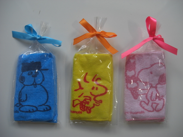  Snoopy Mini towel 3 pieces set gift wrapping ribbon attaching handkerchie present PINUTS SNOOPY goods new goods unopened prize prompt decision 