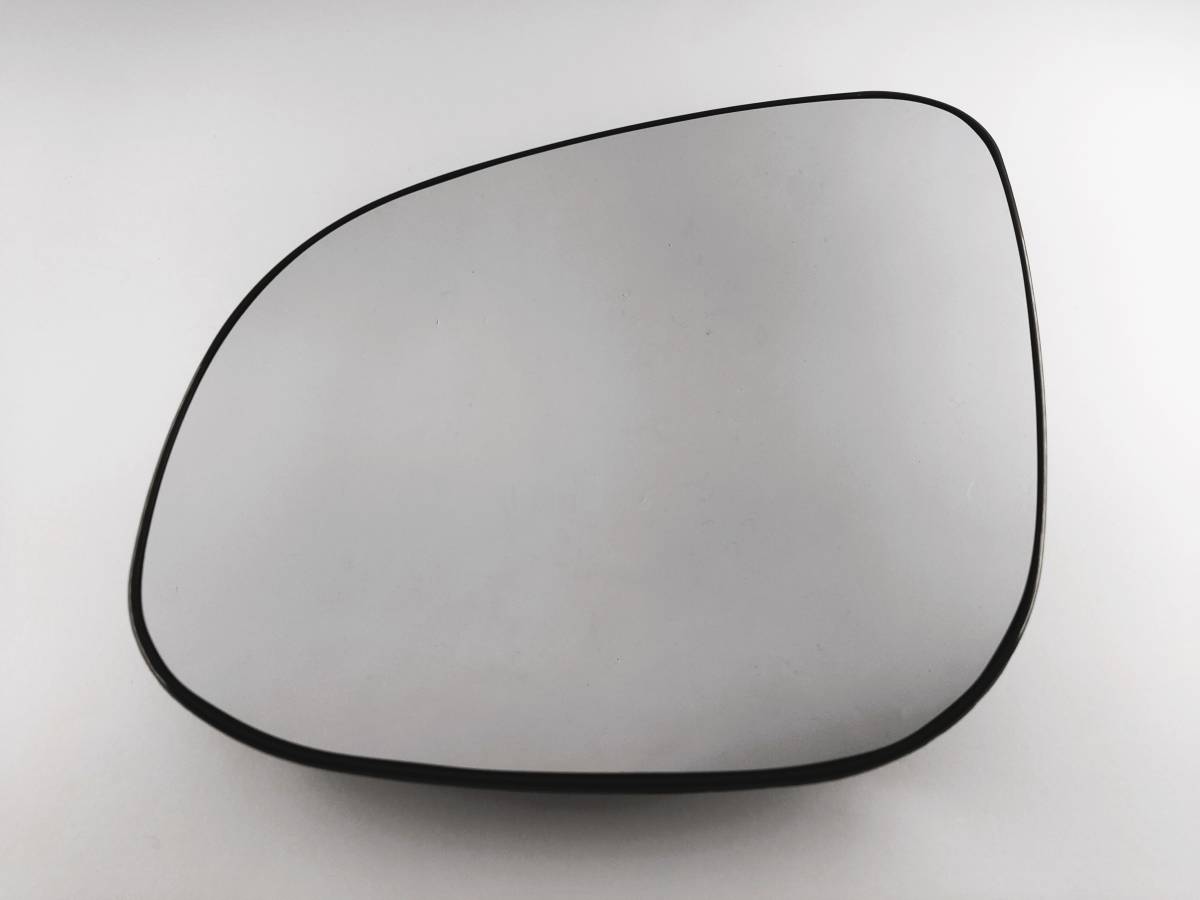 (送料込) ルノー カングーKANGOOドアミラーガラス 左側【新品②】2013年以降_仕上げのキレイな高品質ミラーです。