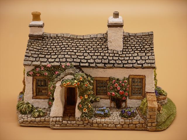 ミニチュアハウス「リリパットレーン Rose Cottage with dog ミニチュアハウス「リリパットレーン Rose Cottage with dog