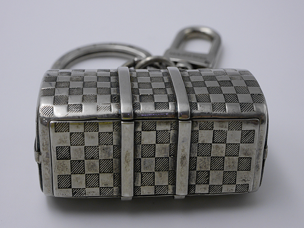 ルイヴィトン LOUIS VUITTON キーポル バッグチャーム キーリング